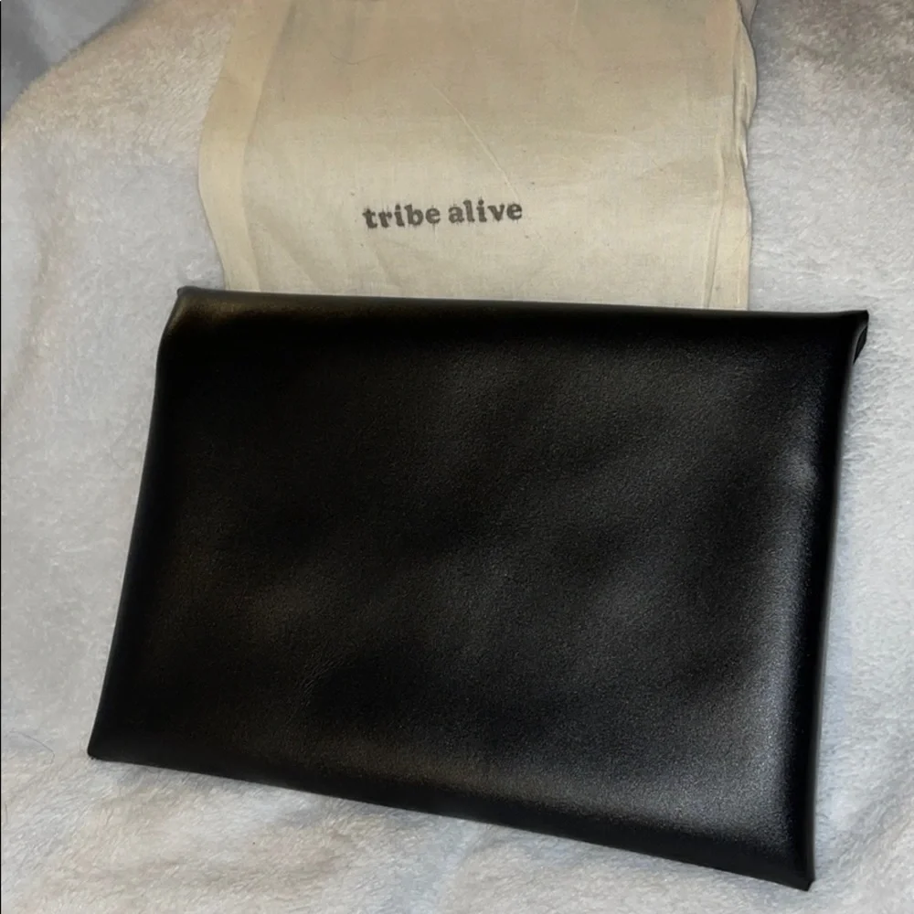 Tribe Alive Black Simple Envelope Clutch - DustBag